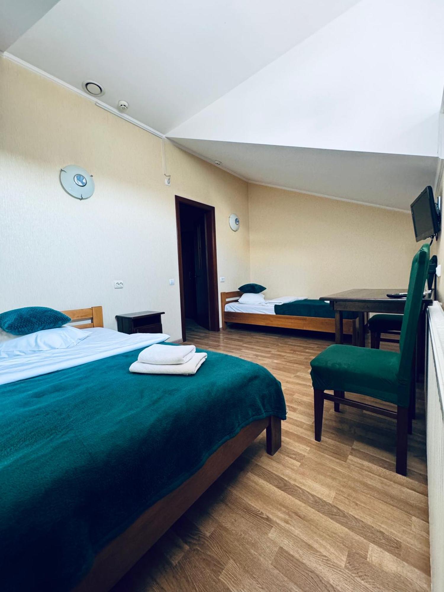 Etna Hotel Lviv Luaran gambar