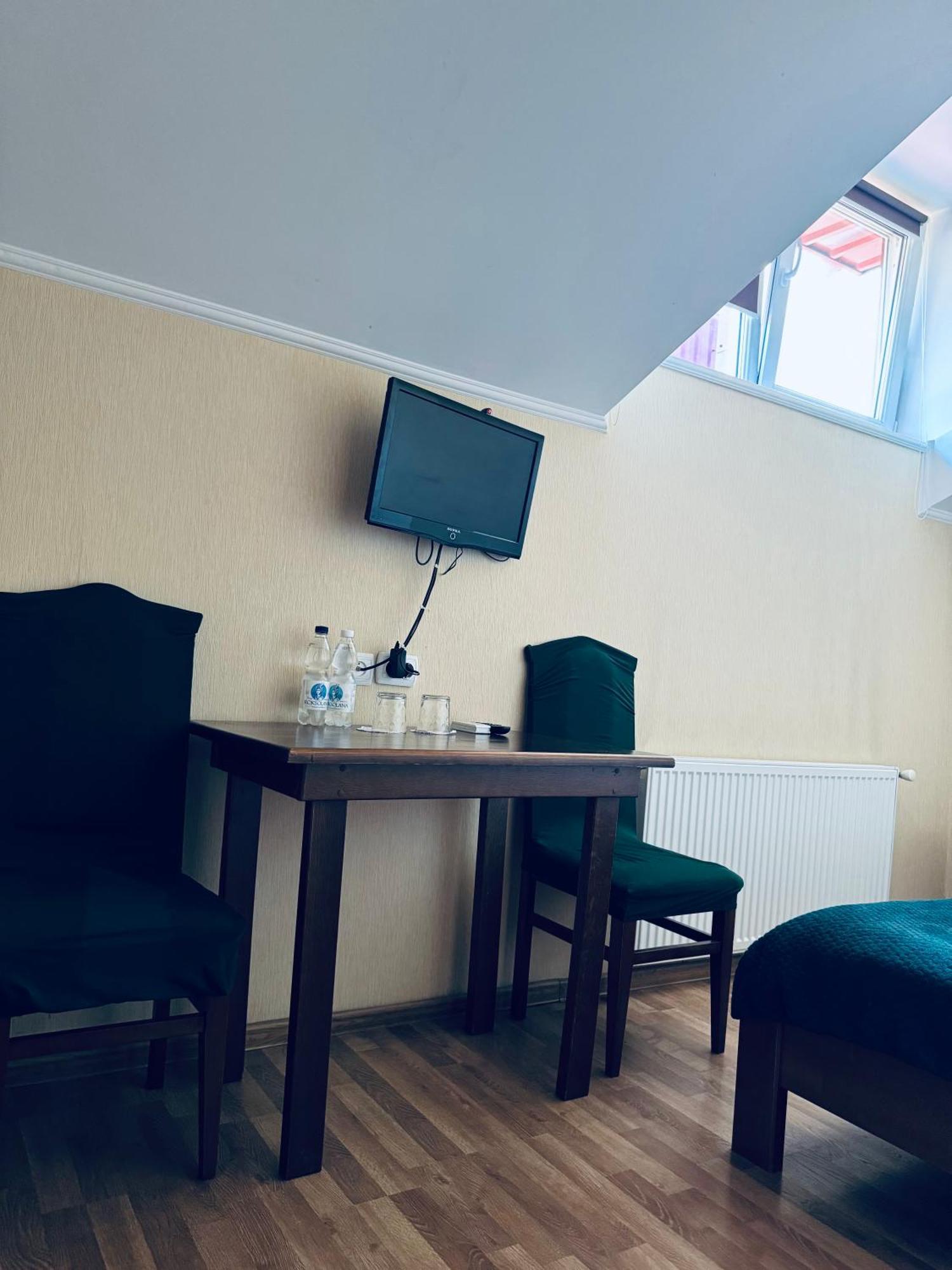 Etna Hotel Lviv Luaran gambar