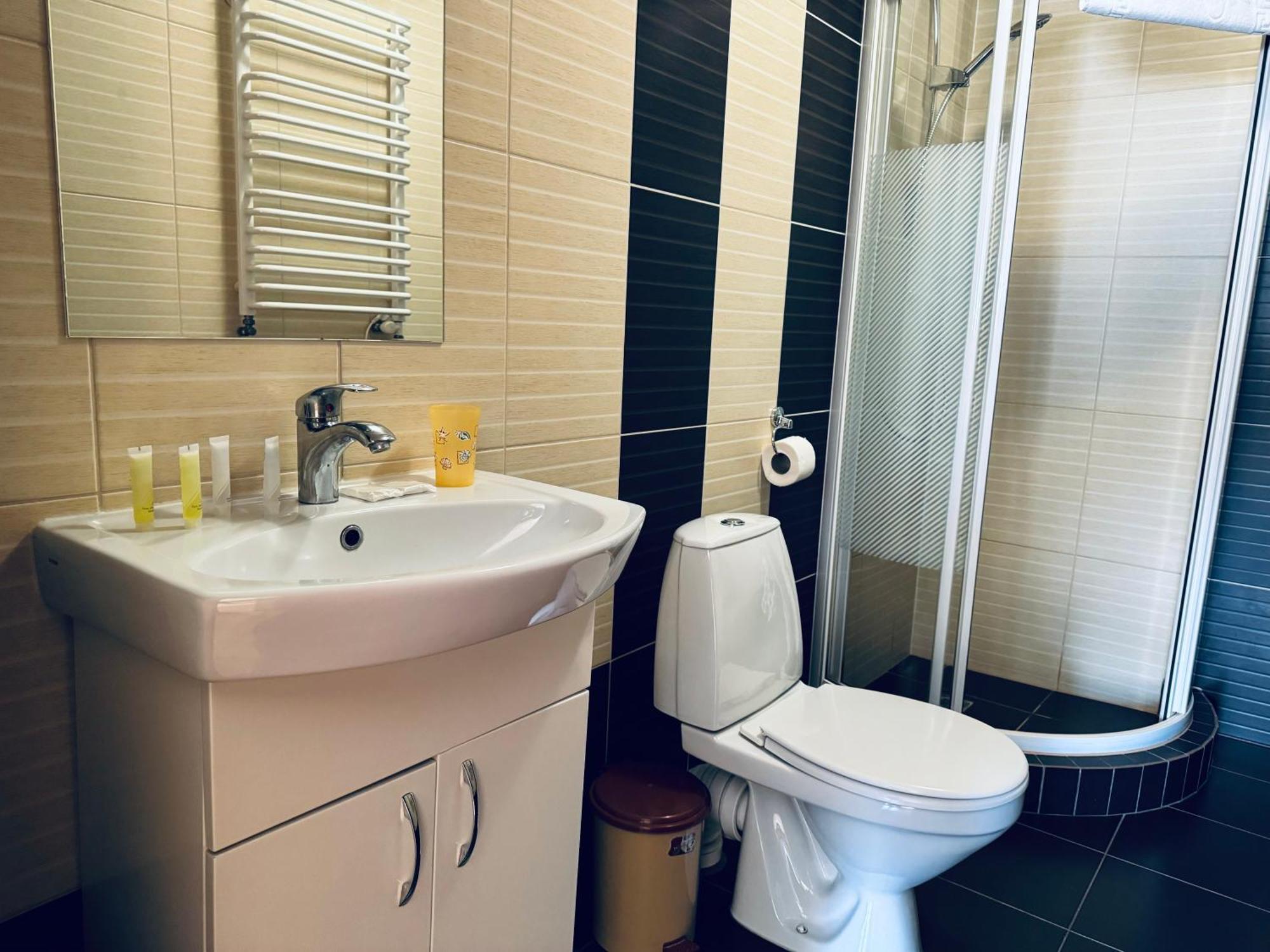 Etna Hotel Lviv Luaran gambar