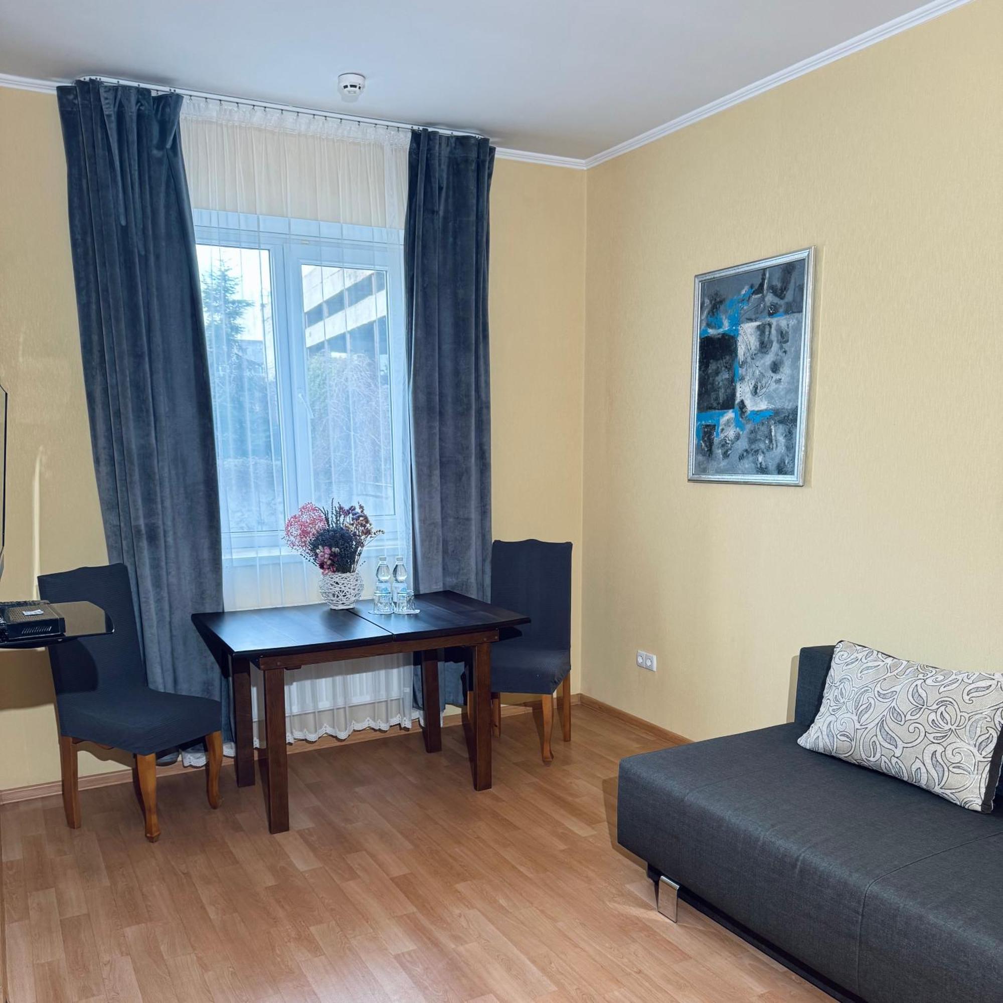 Etna Hotel Lviv Luaran gambar